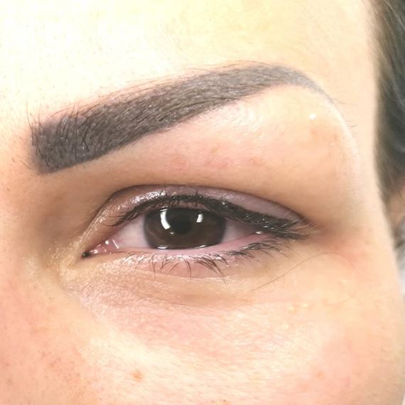Eyeliner dermopigmentato
